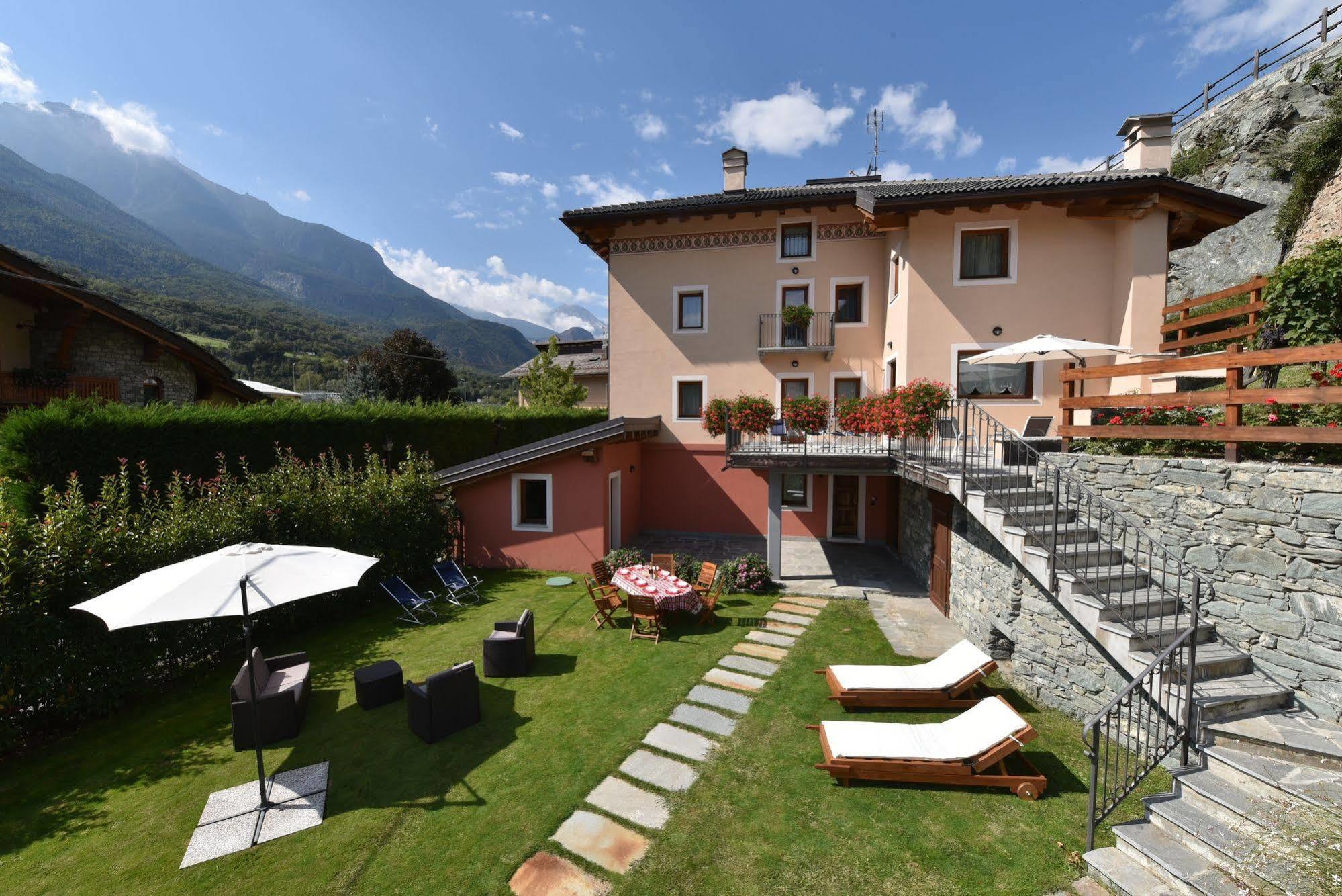 Au Berceau Du Bien-Etre Villa Chambave Exterior photo